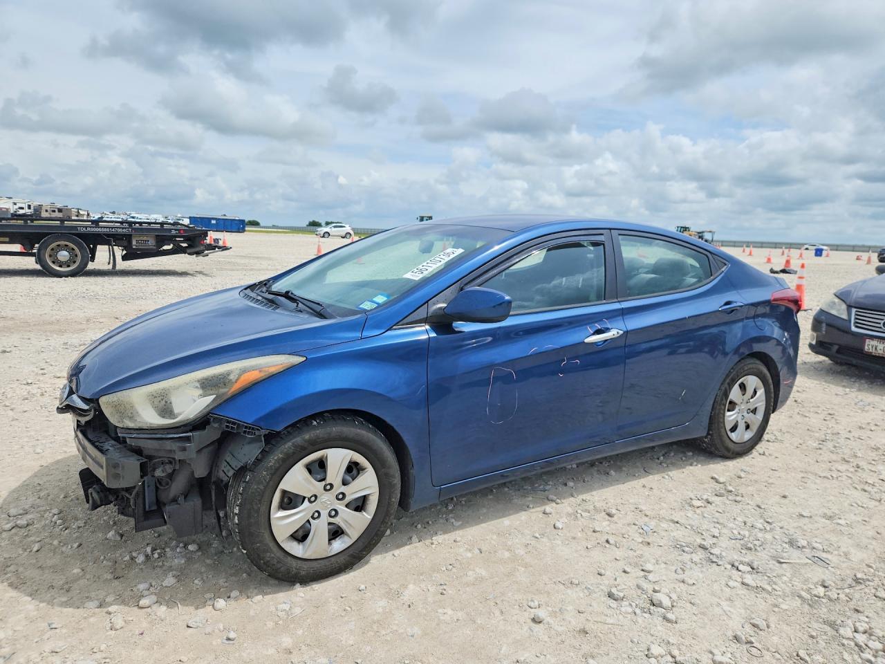 Salvage Hyundai ELANTRA Image