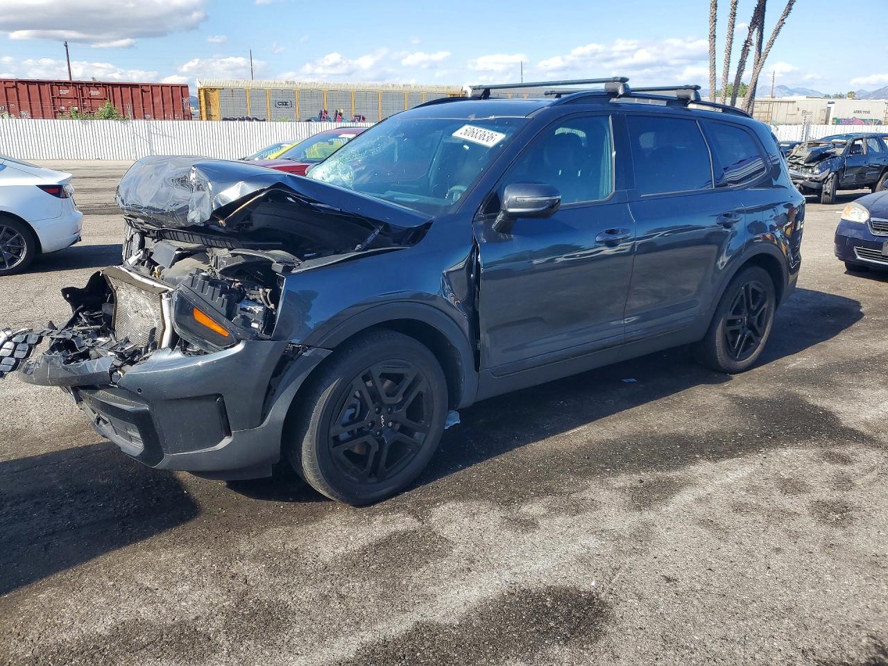 Salvage Kia Telluride Image
