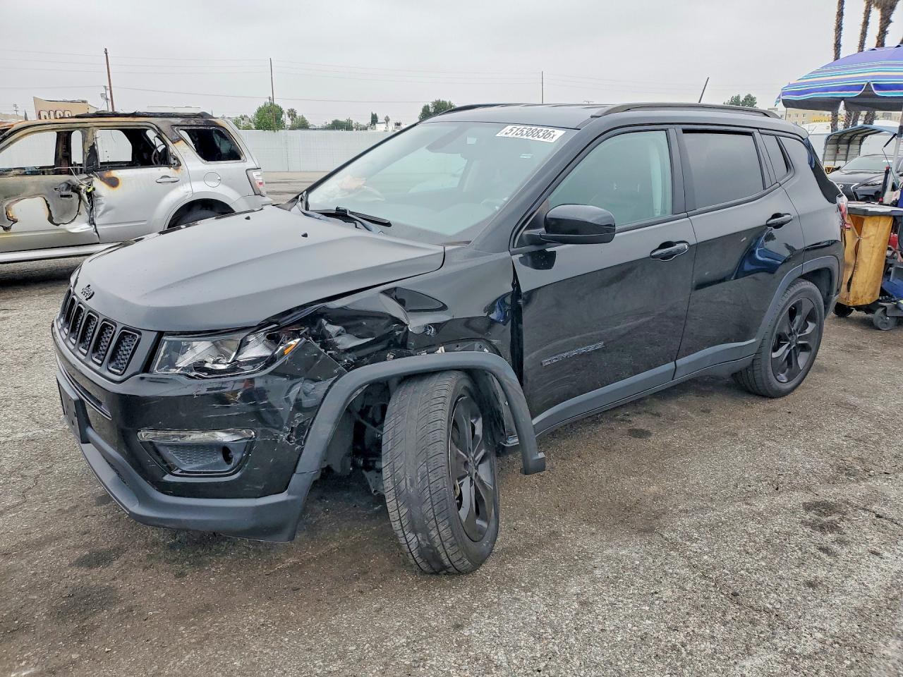 Salvage Jeep Compass Image