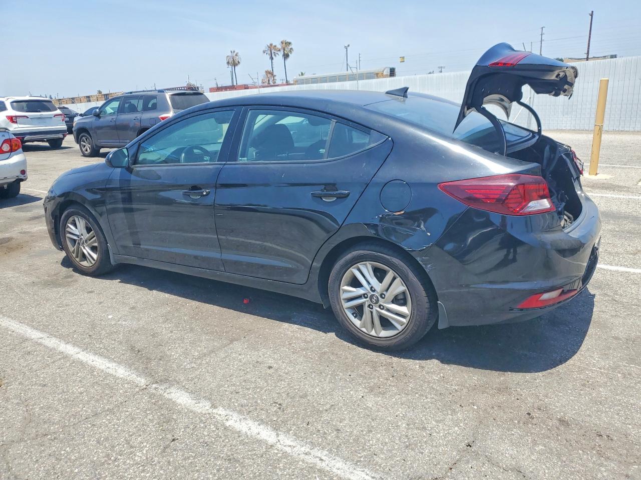 Hyundai ELANTRA Sel