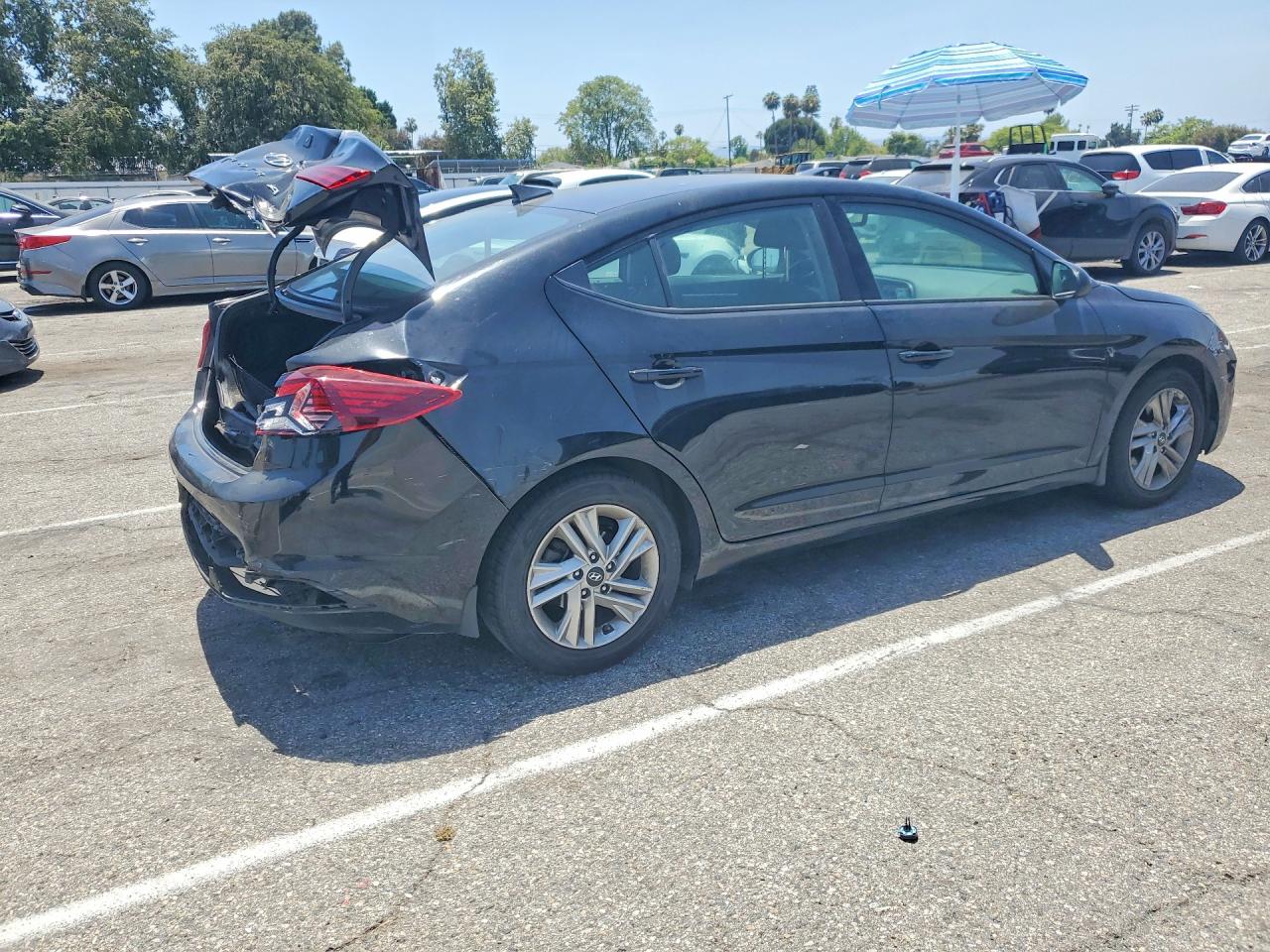 Hyundai ELANTRA Sel