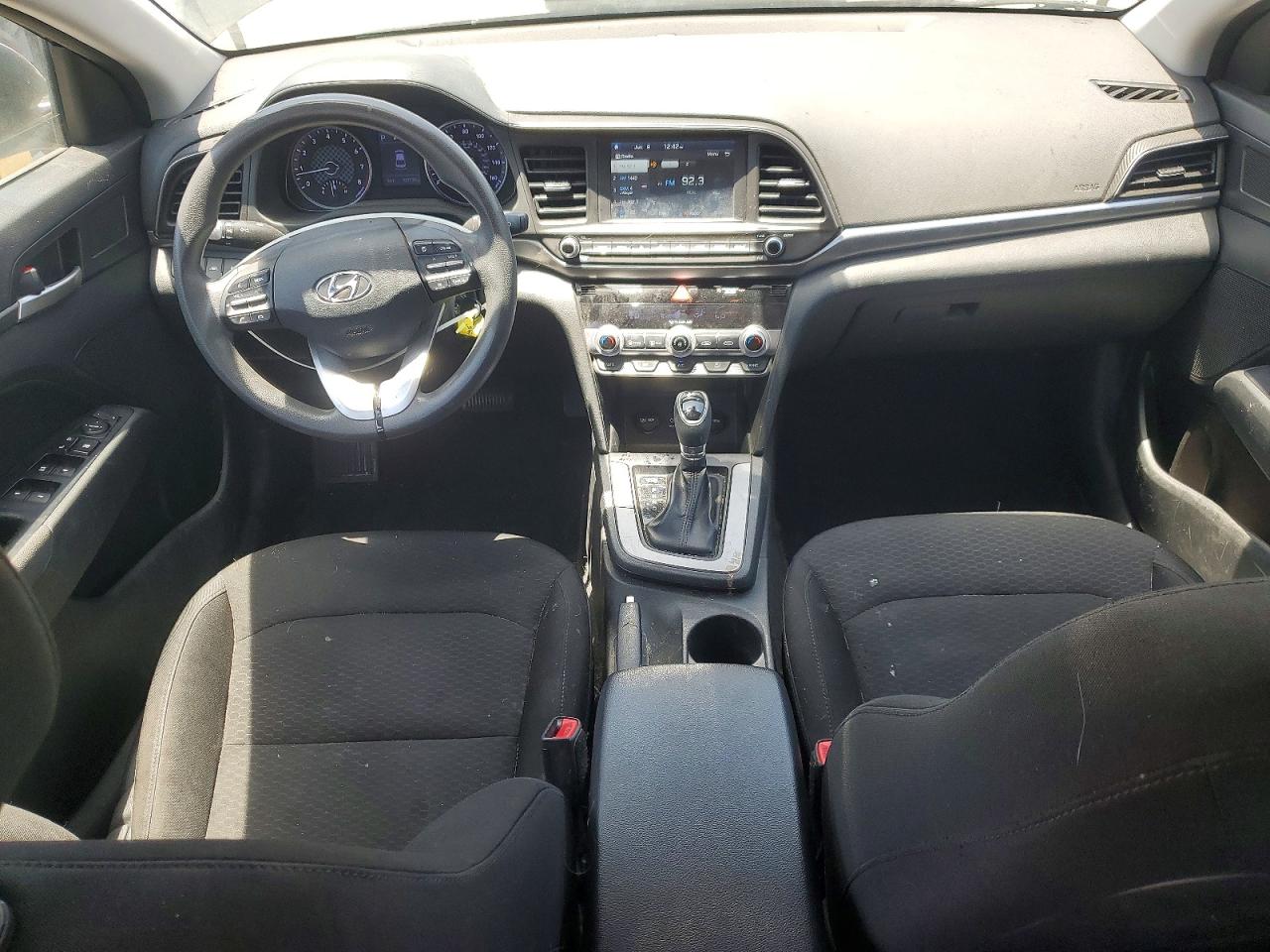 Hyundai ELANTRA Sel