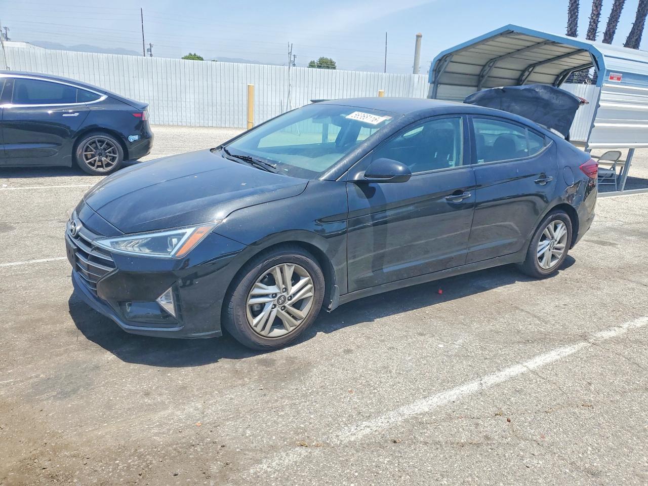 Salvage Hyundai ELANTRA Image