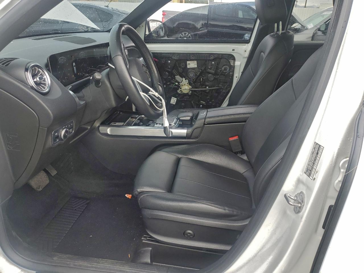 Mercedes-Benz GLB 250