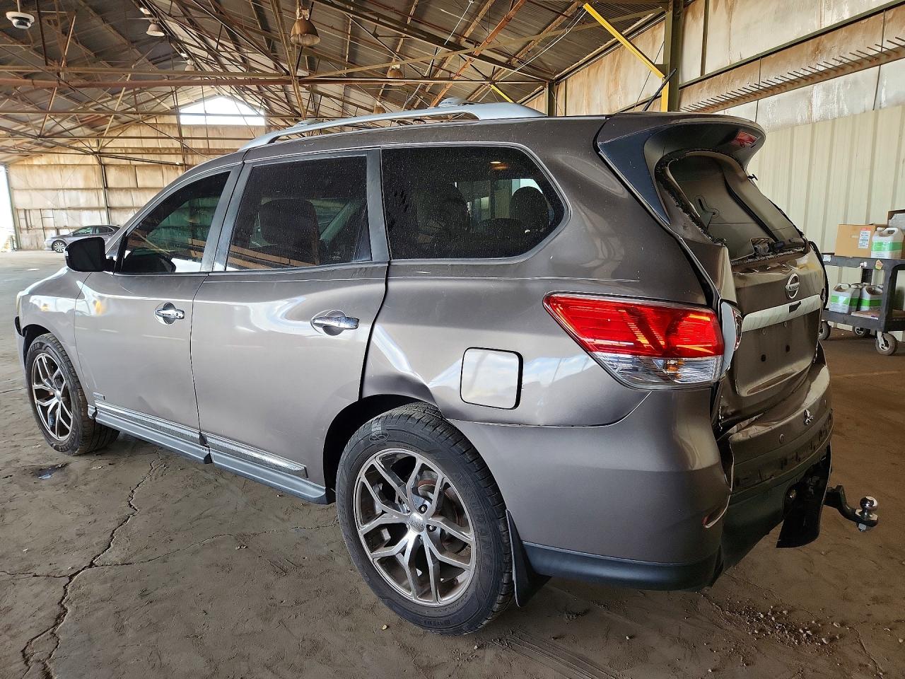 Nissan Pathfinder S