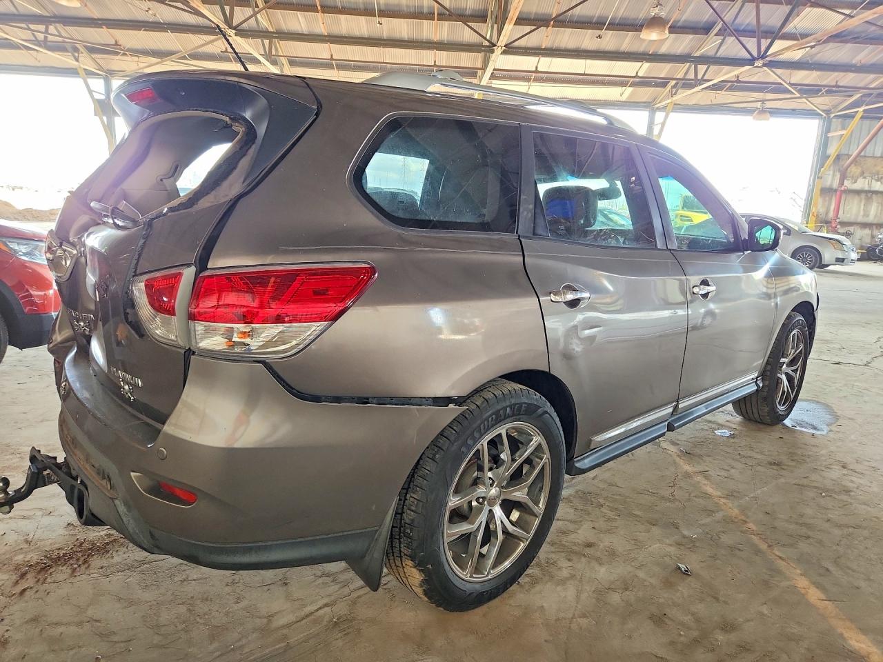 Nissan Pathfinder S