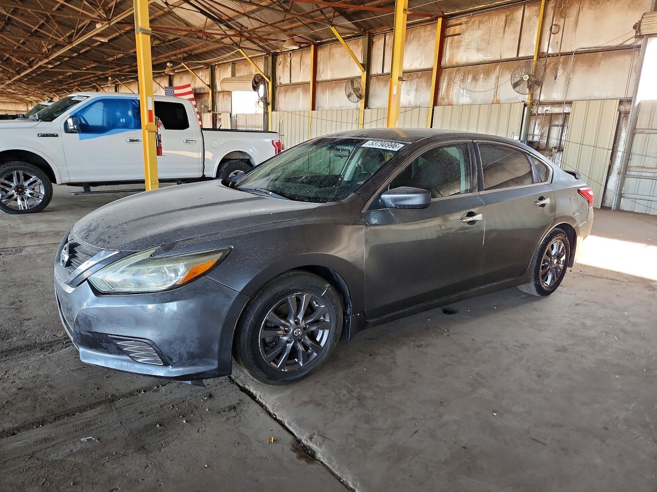 Salvage Nissan Altima Image