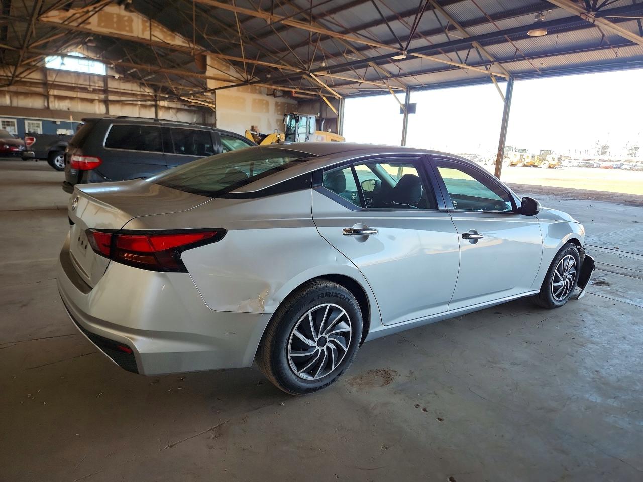 Nissan Altima S