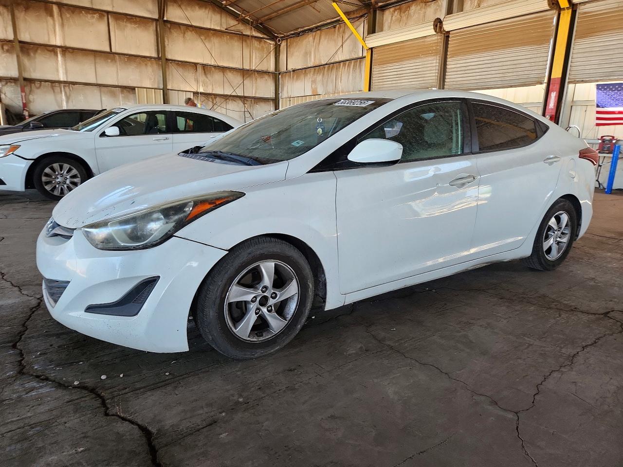 Salvage Hyundai ELANTRA Image