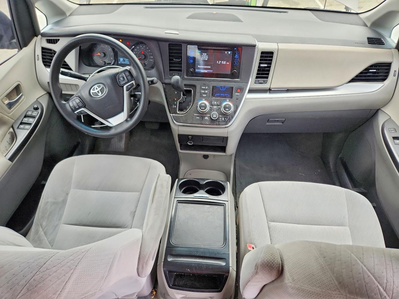 Toyota Sienna Le