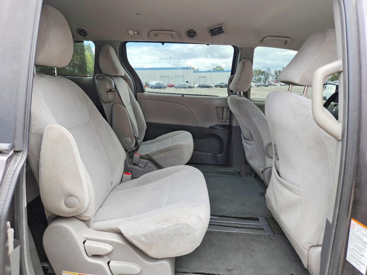 Toyota Sienna Le