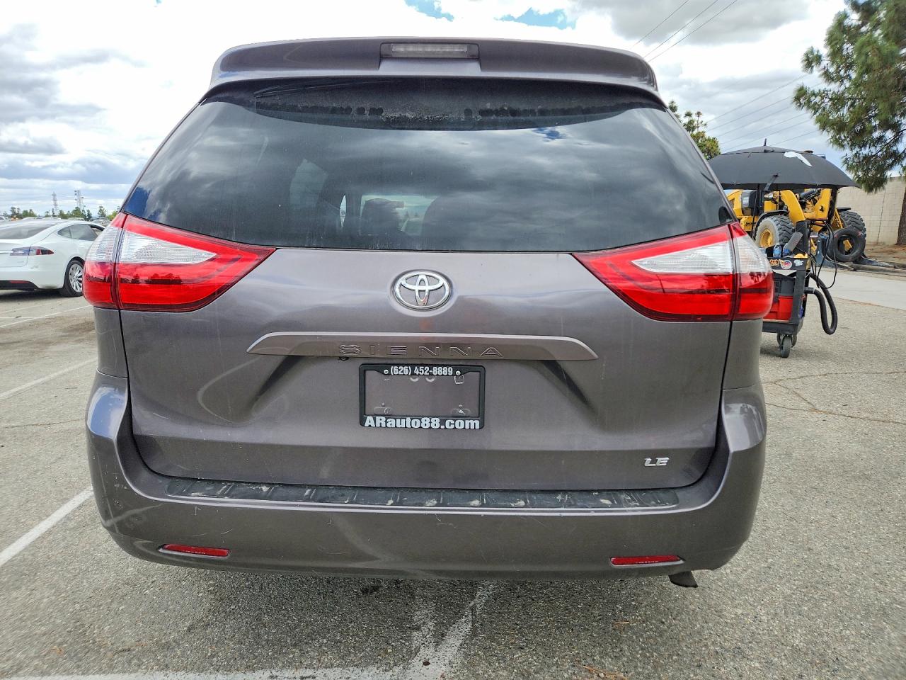 Toyota Sienna Le