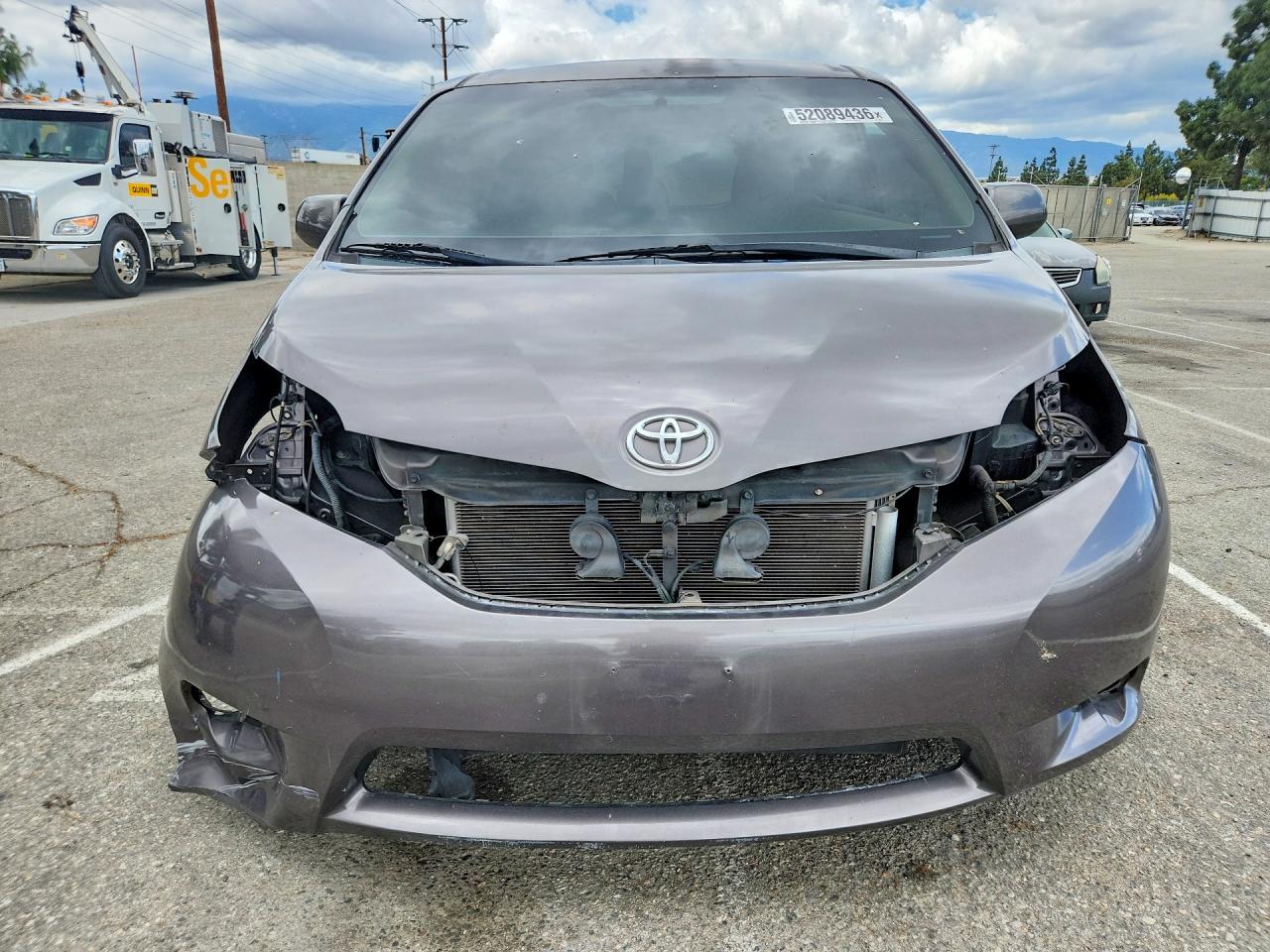Toyota Sienna Le