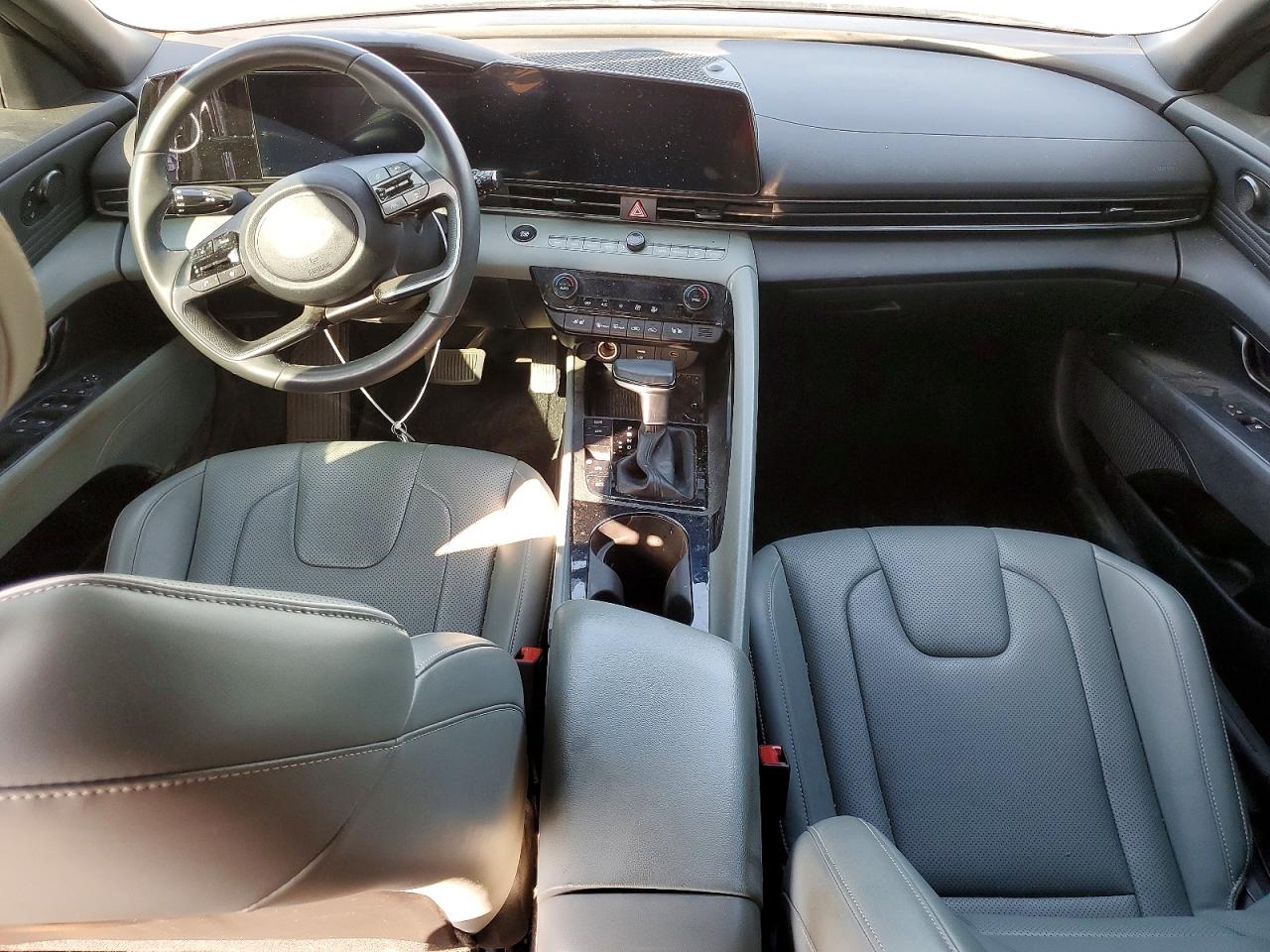 Hyundai ELANTRA Limited