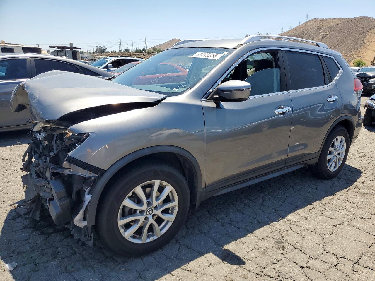 Salvage Nissan Rogue Image