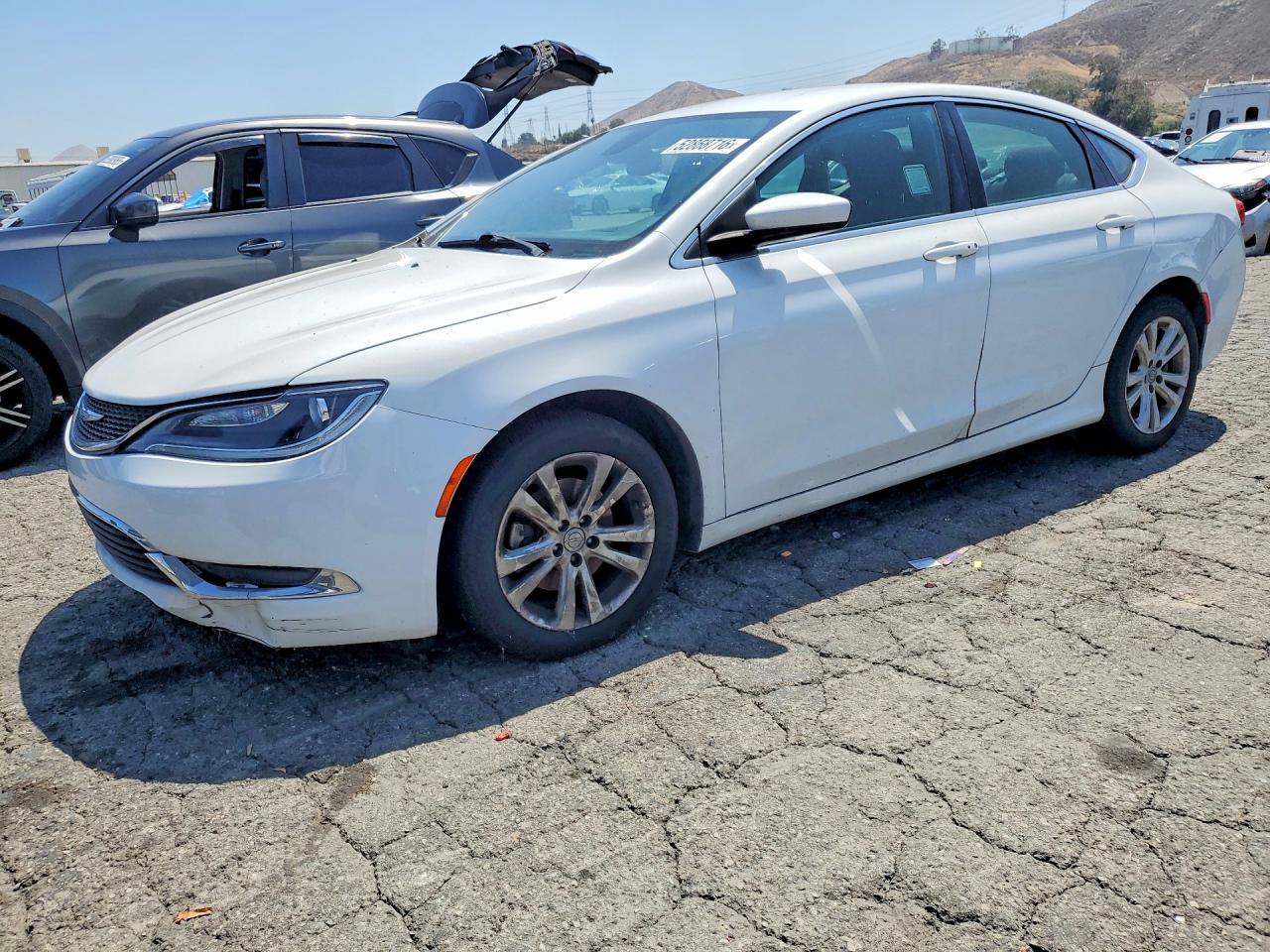 Salvage Chrysler 200 Image
