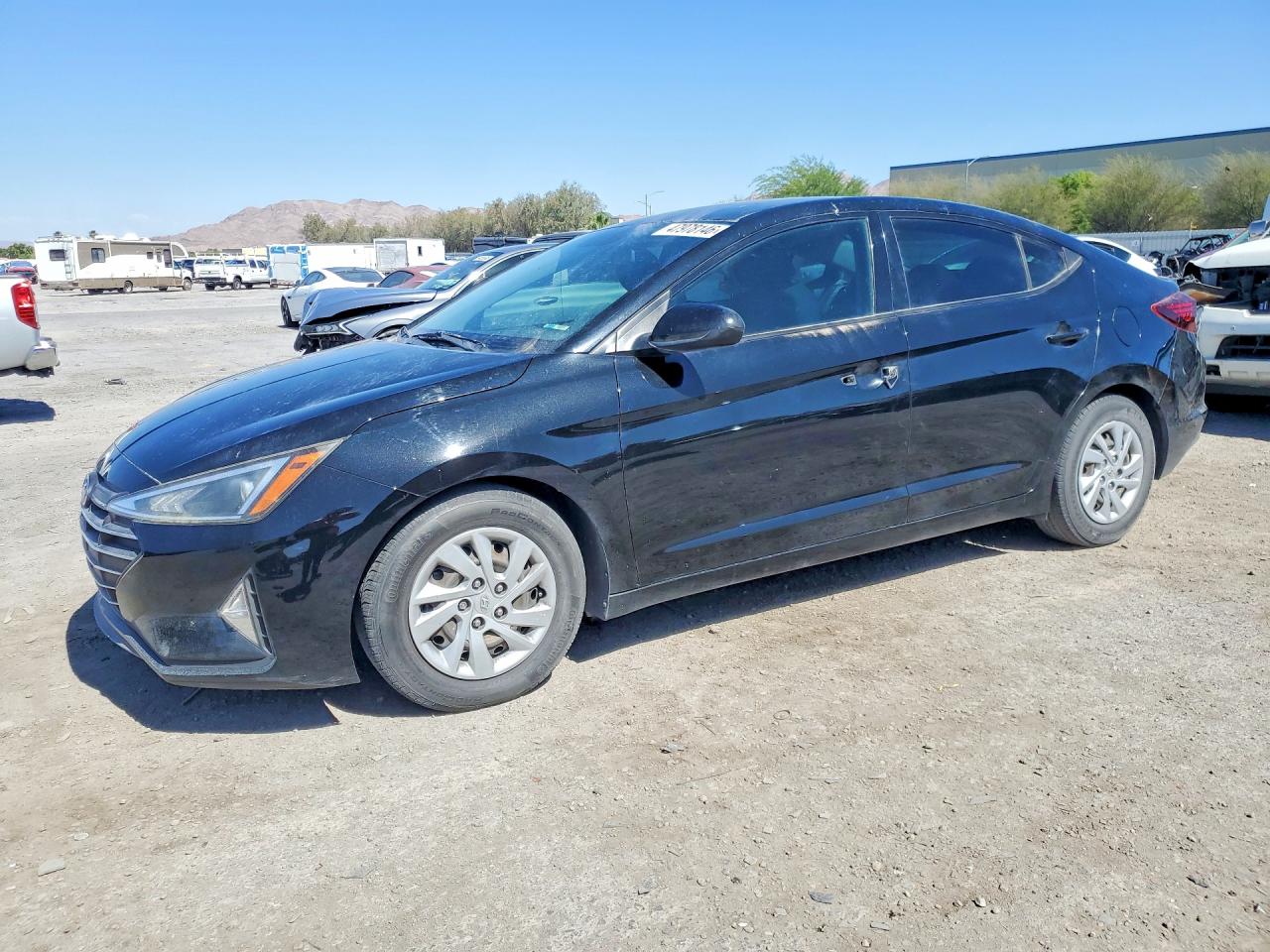 Salvage Hyundai ELANTRA Image