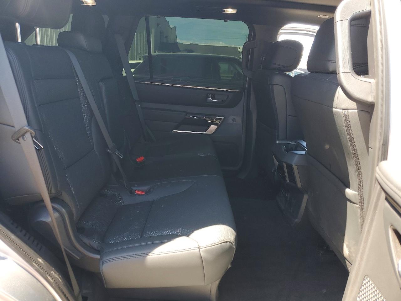 Toyota Sequoia Limited