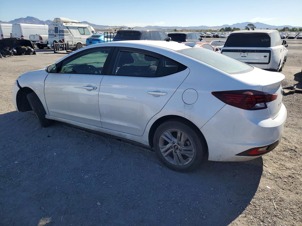 Hyundai ELANTRA Sel