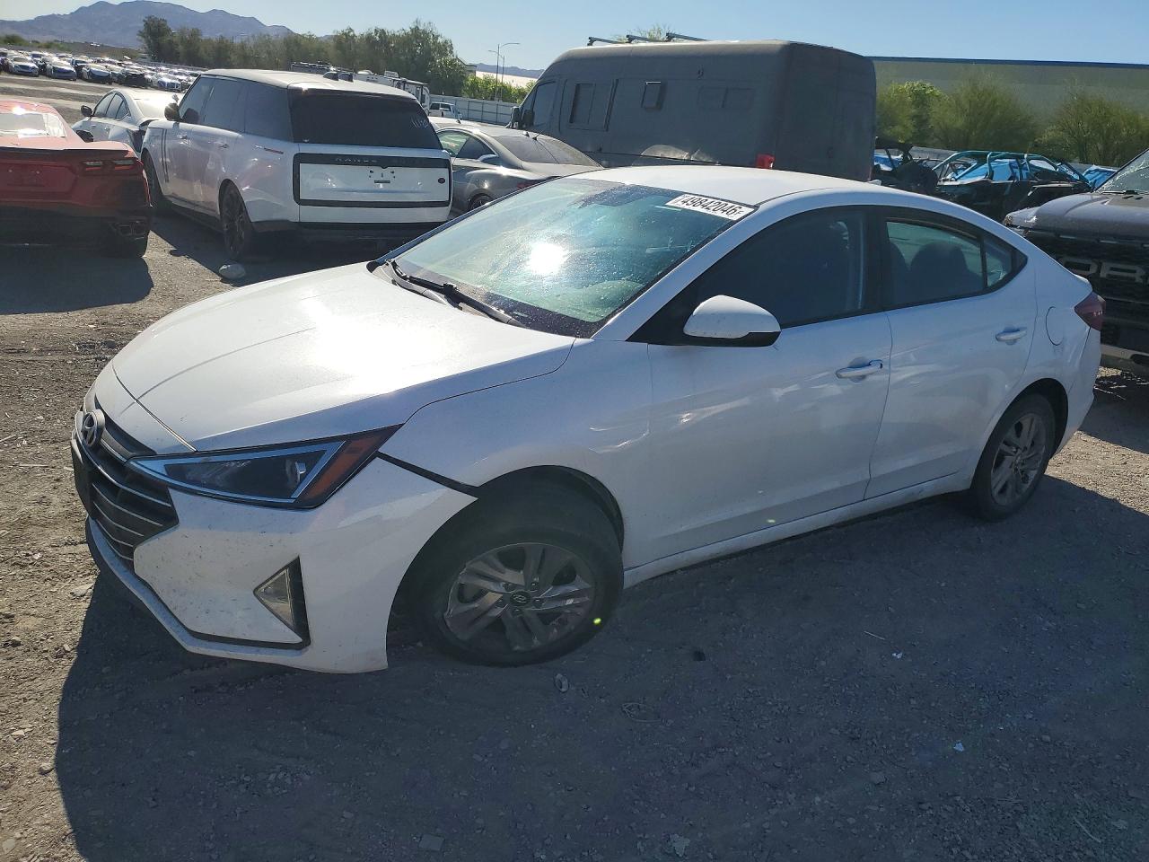 Salvage Hyundai ELANTRA Image