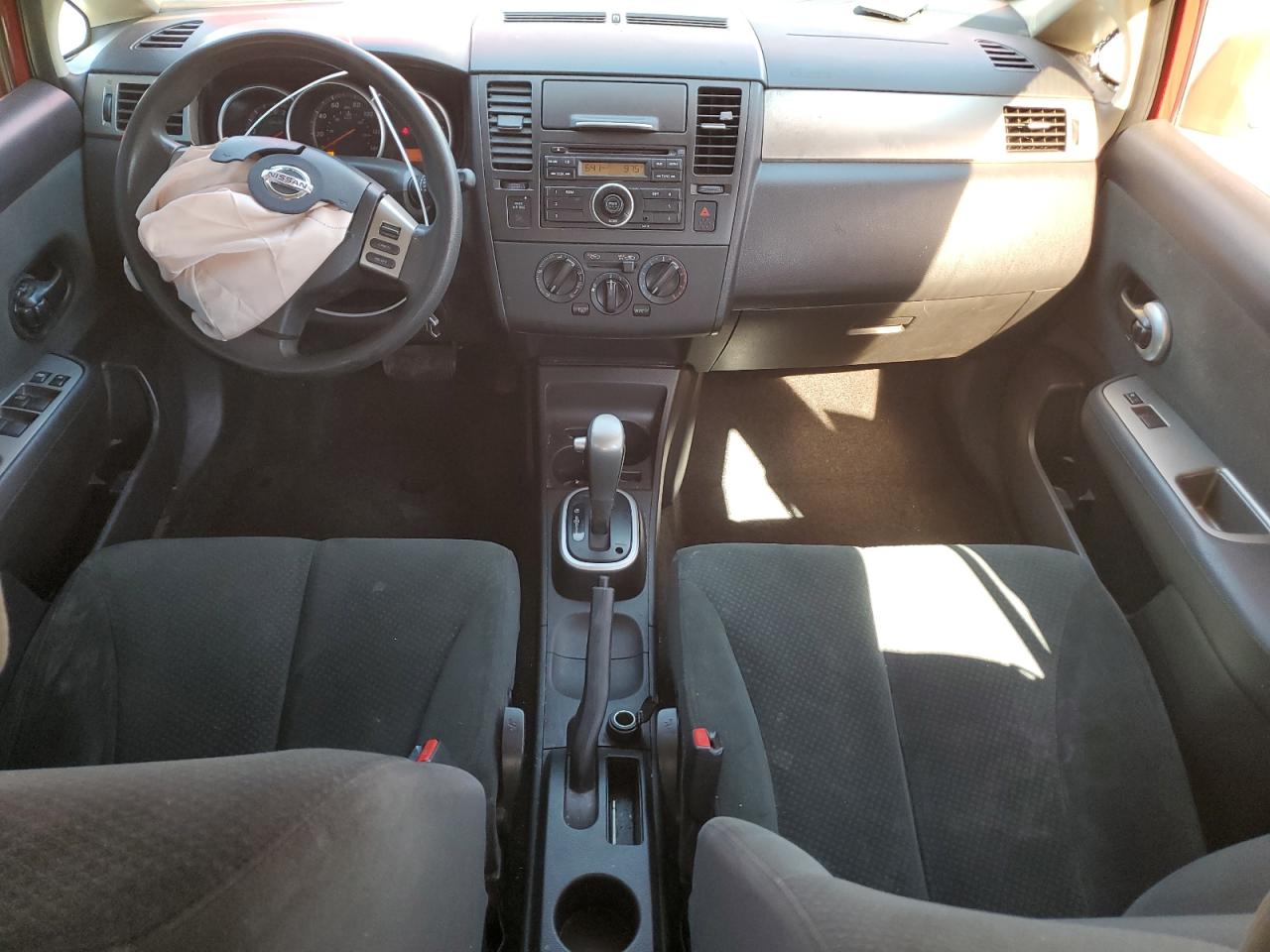 Nissan Versa 1.8 S