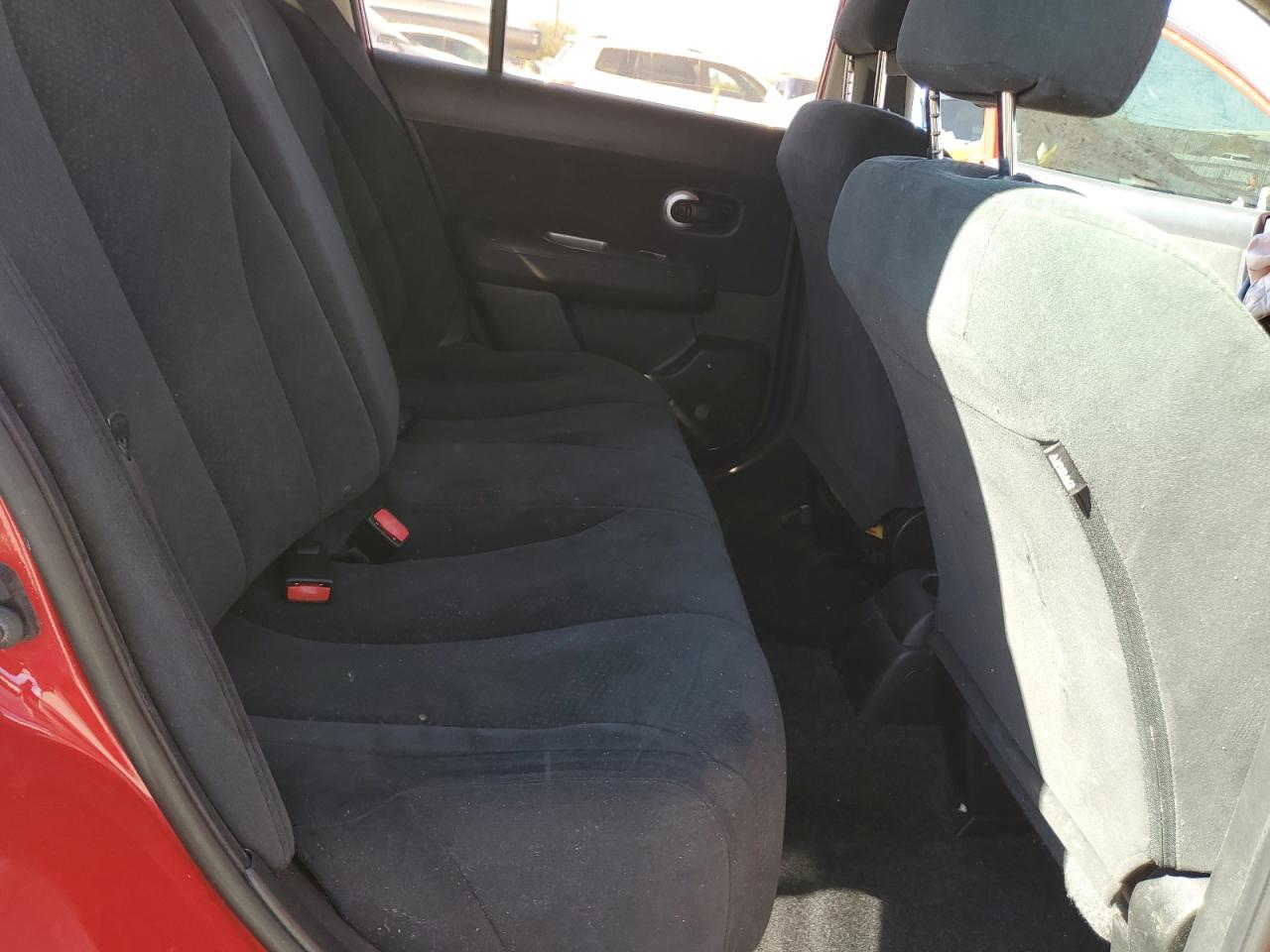 Nissan Versa 1.8 S