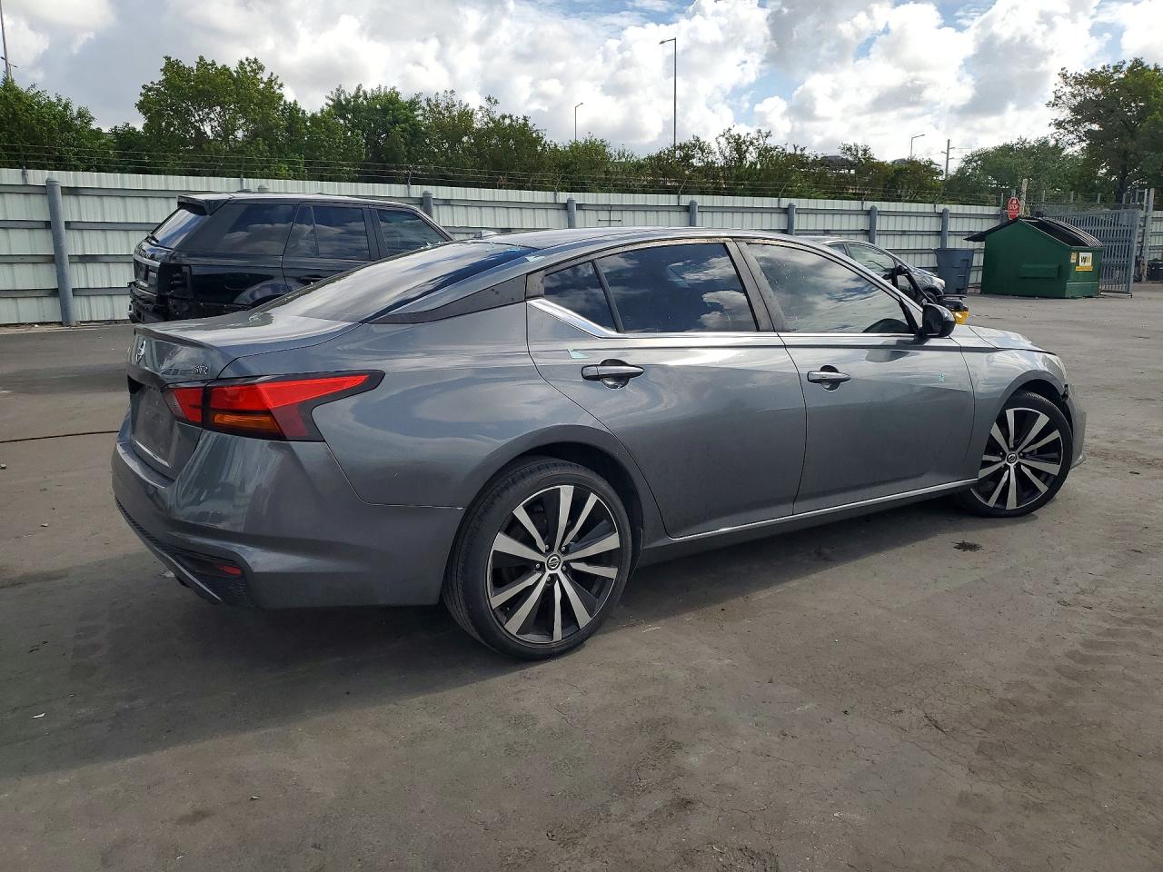 Nissan Altima Sr