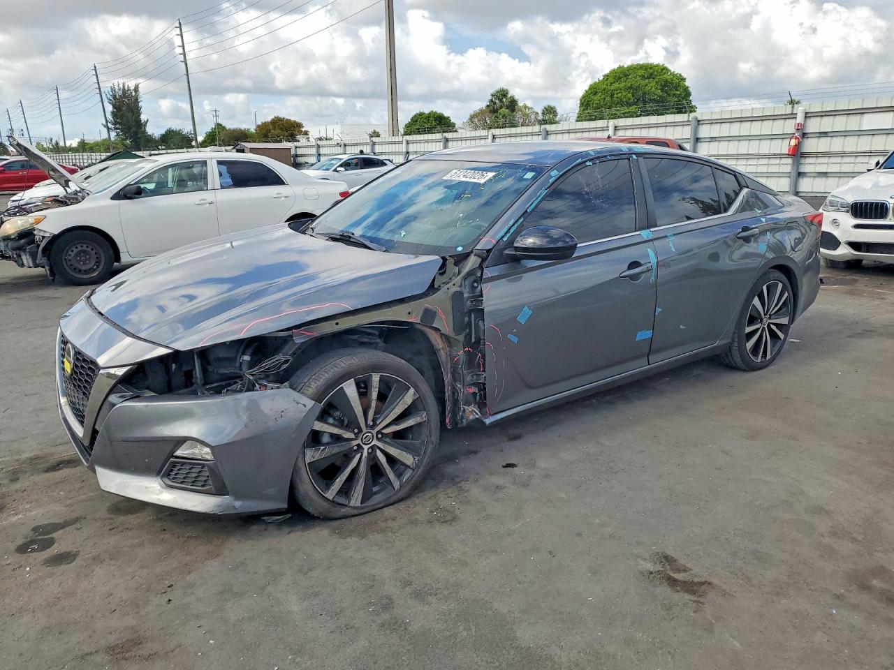 Salvage Nissan Altima Image