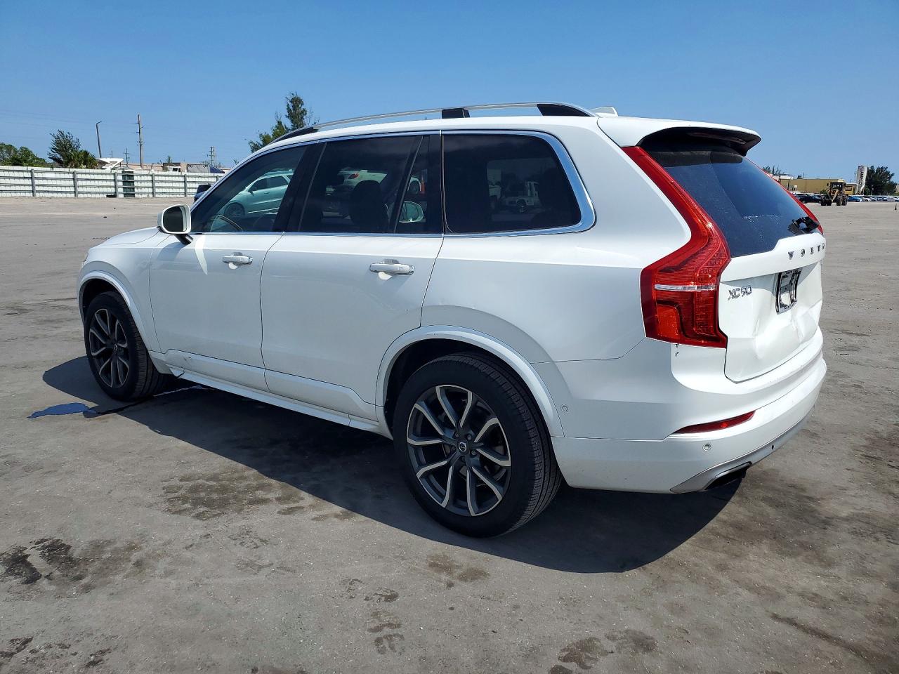 Volvo XC90 T6