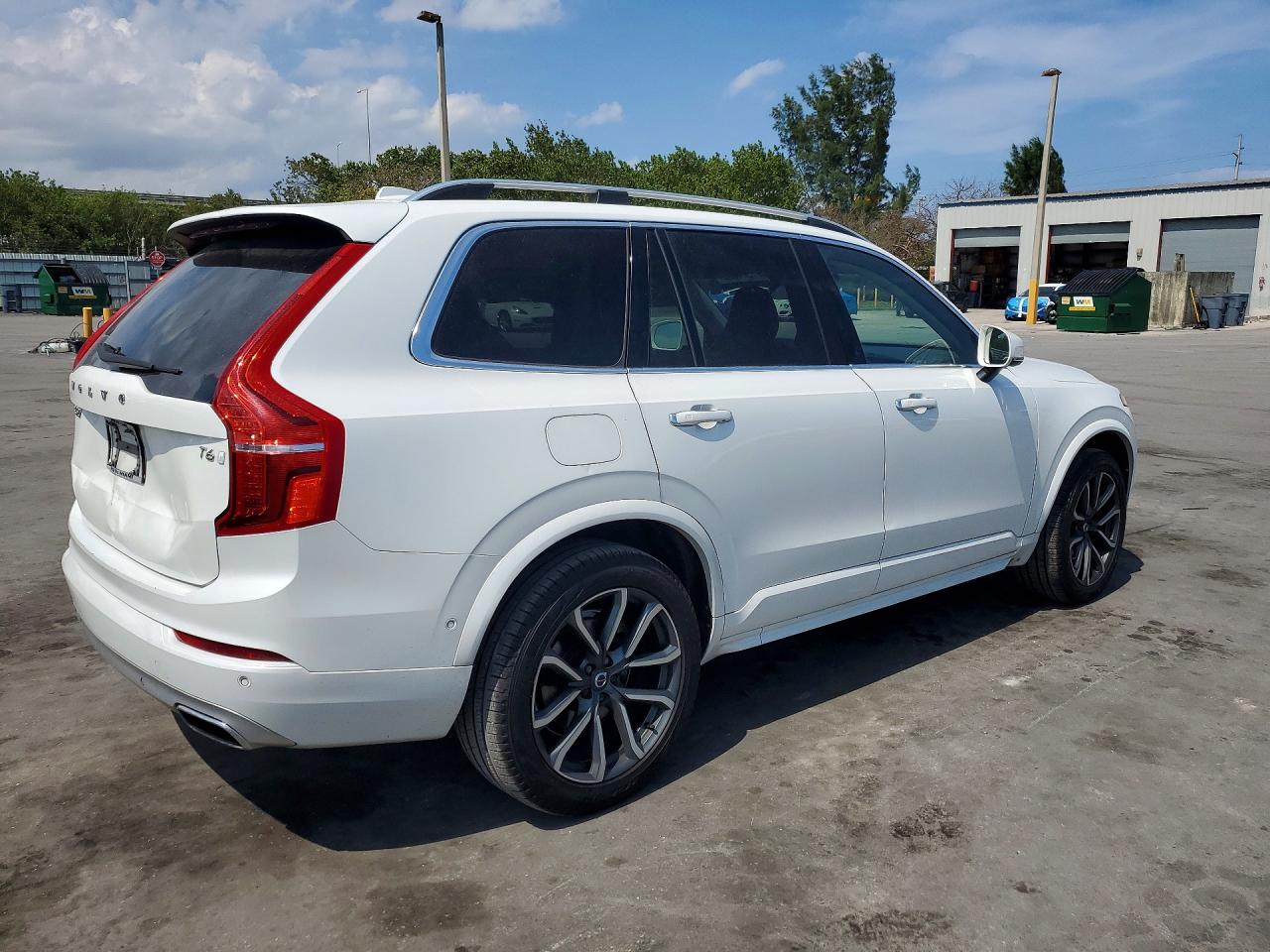 Volvo XC90 T6