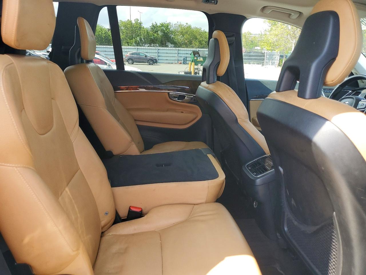 Volvo XC90 T6