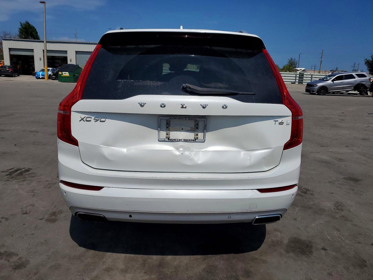 Volvo XC90 T6