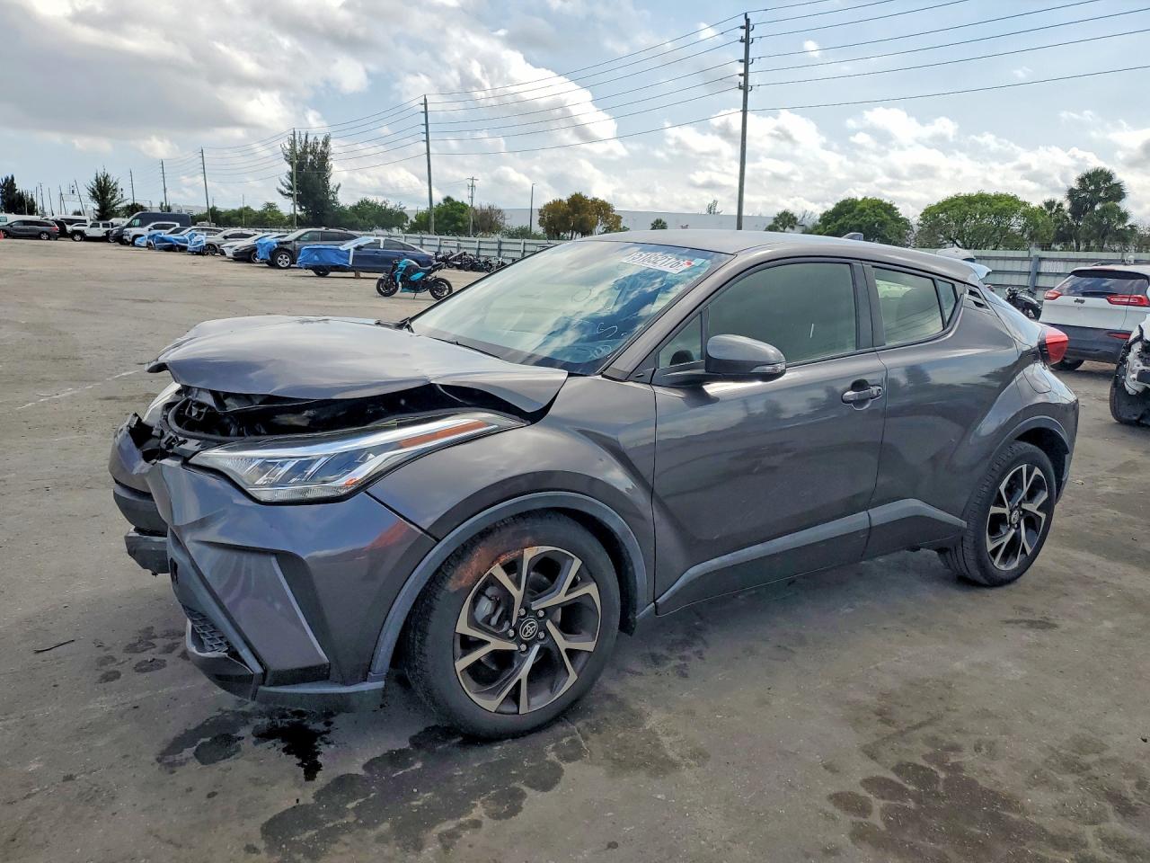 Salvage Toyota C-HR Image