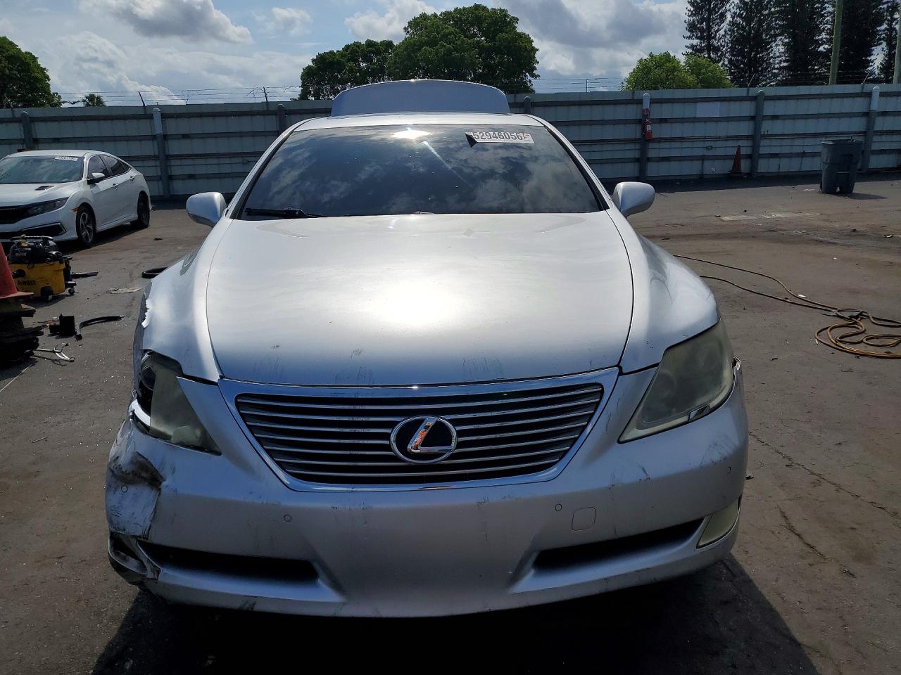 Lexus LS 460