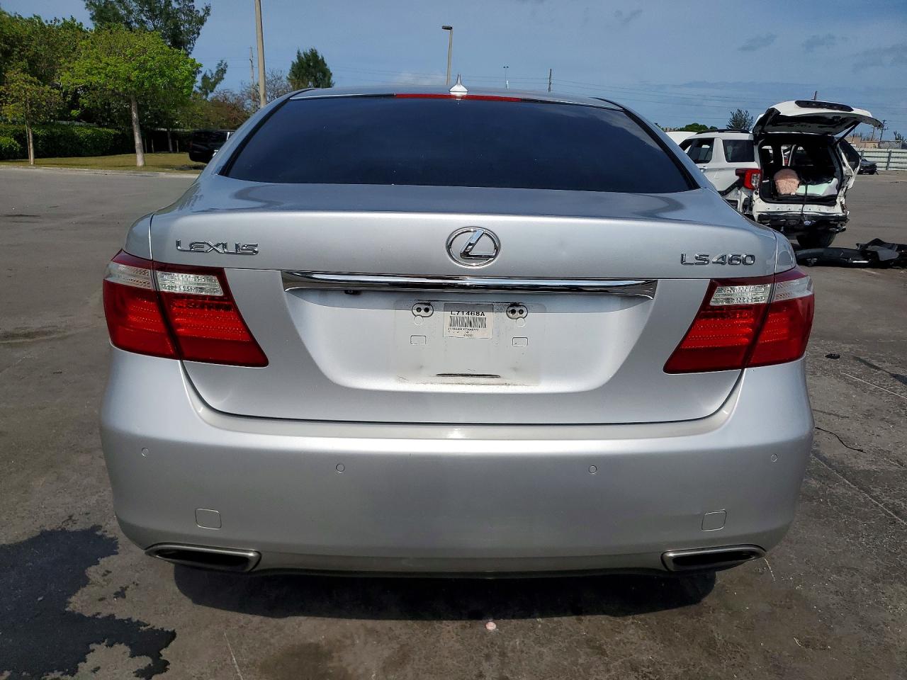 Lexus LS 460