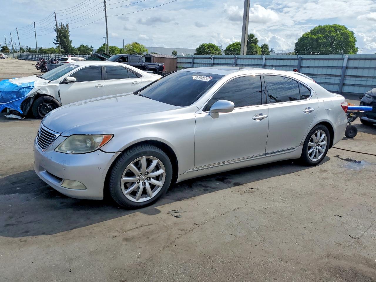 Salvage Lexus LS Image
