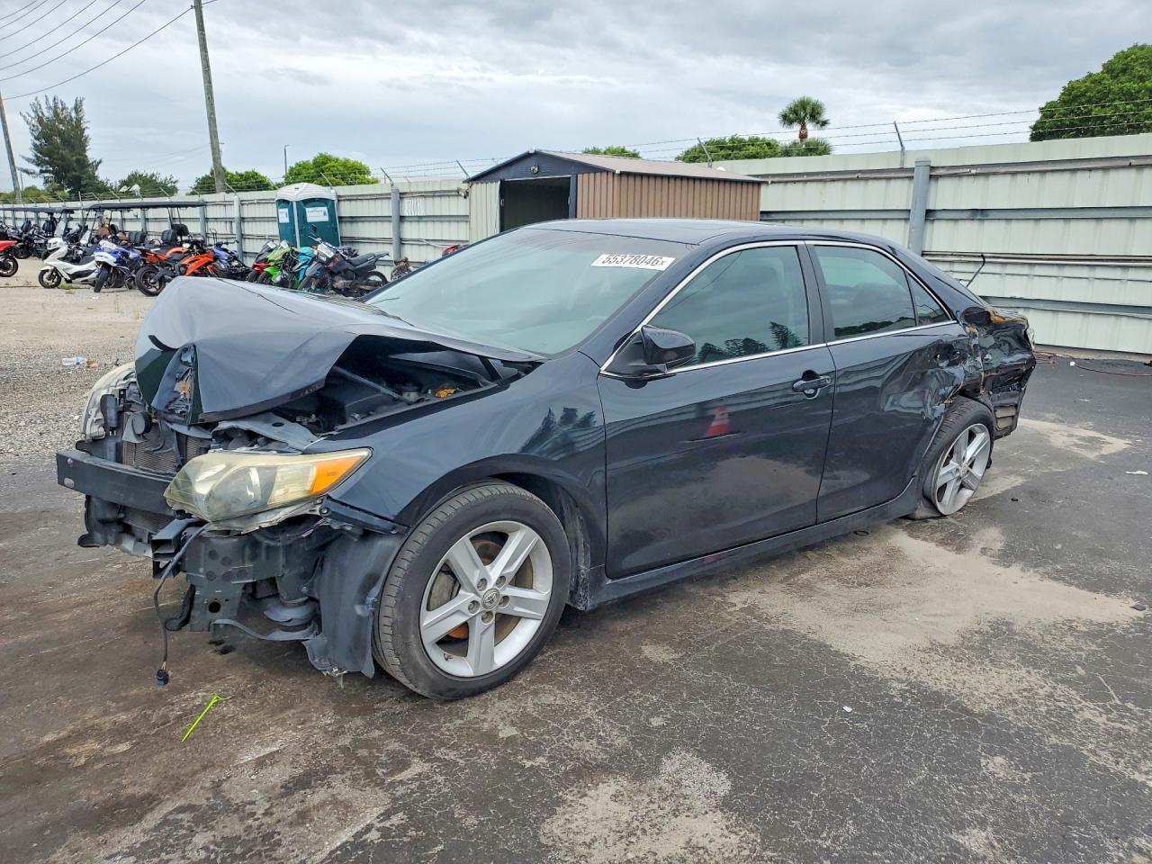 Salvage Toyota Camry Image