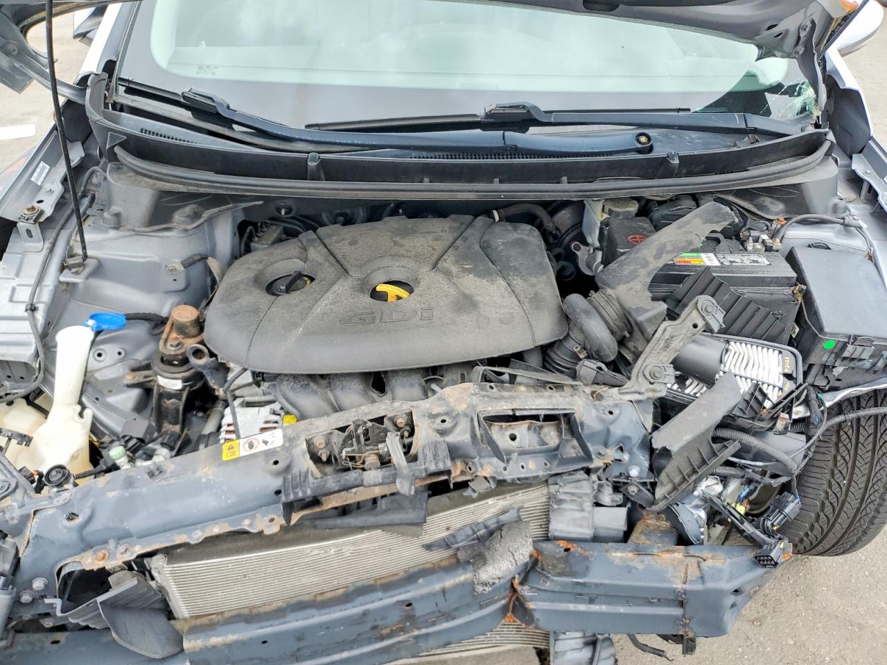 Hyundai ELANTRA Base
