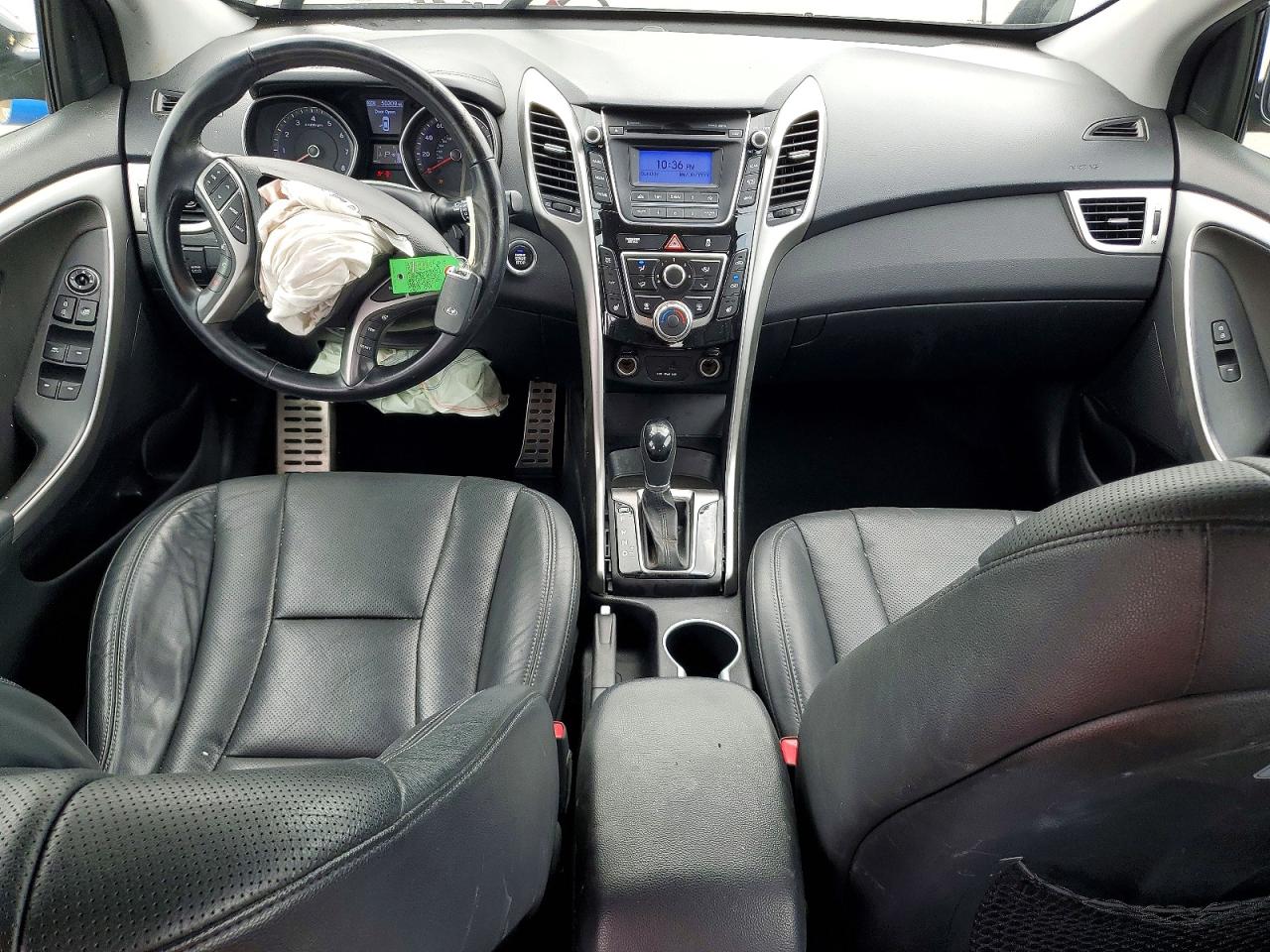 Hyundai ELANTRA Base