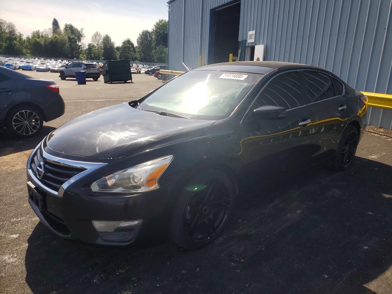 Salvage Nissan Altima Image