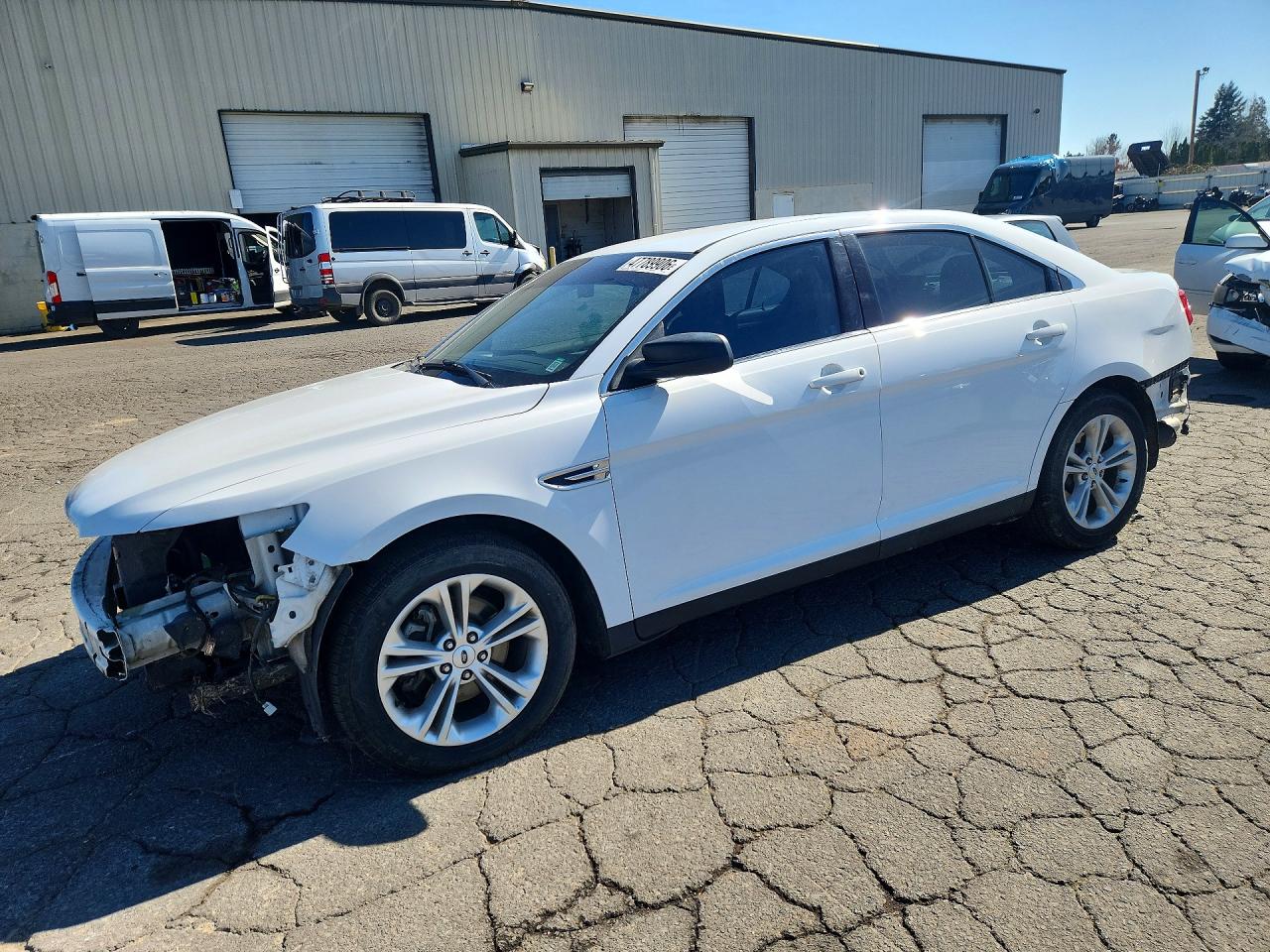 Salvage Ford Taurus Image