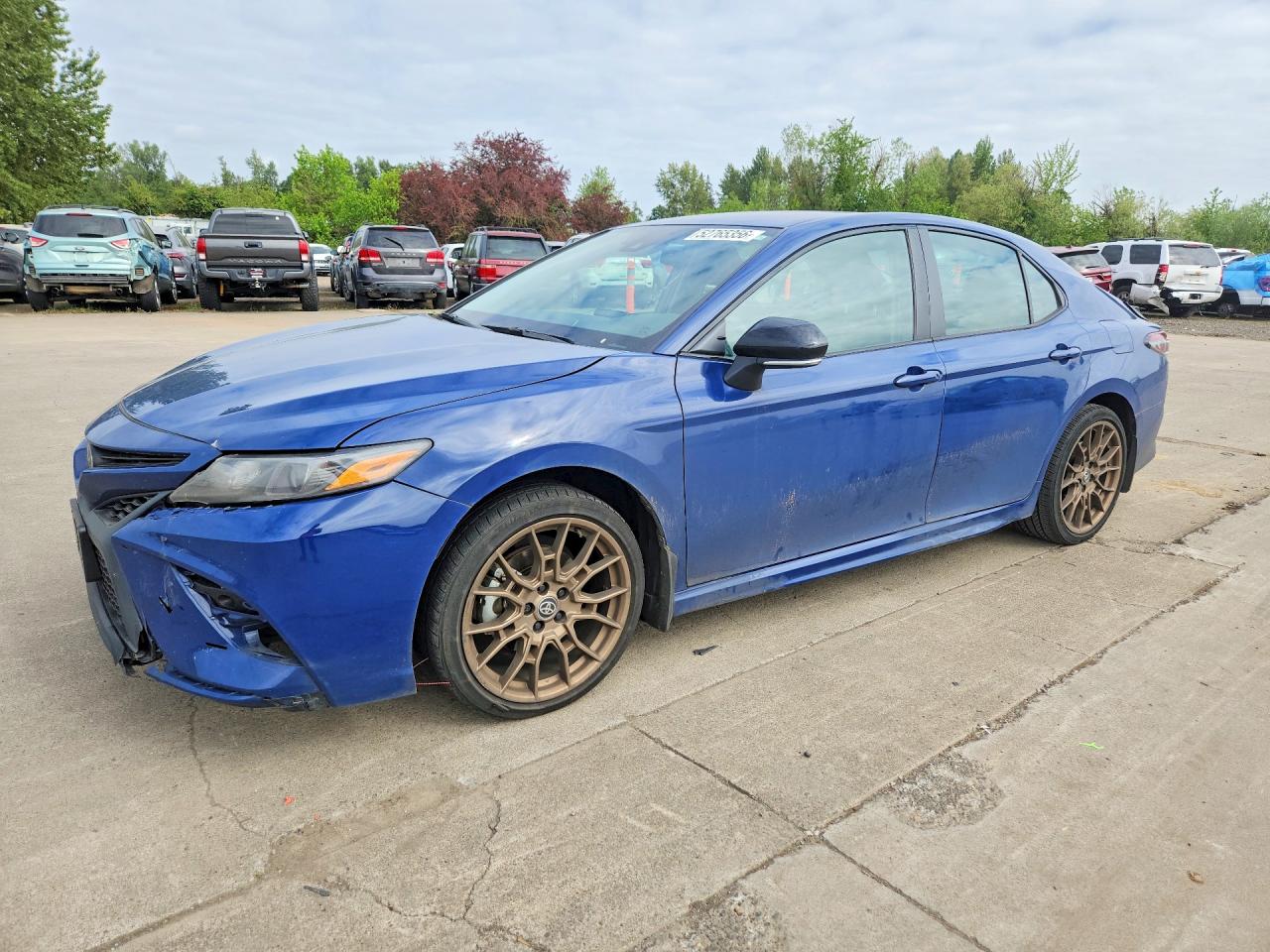 Salvage Toyota Camry Image