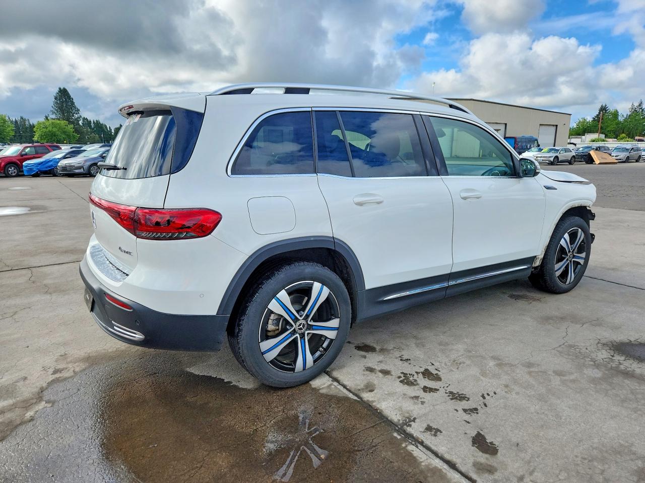Mercedes-Benz EQB 300 4matic