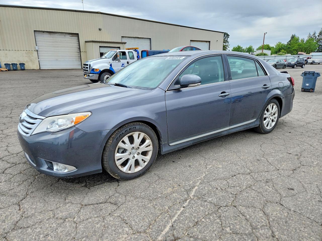 Salvage Toyota Avalon Image