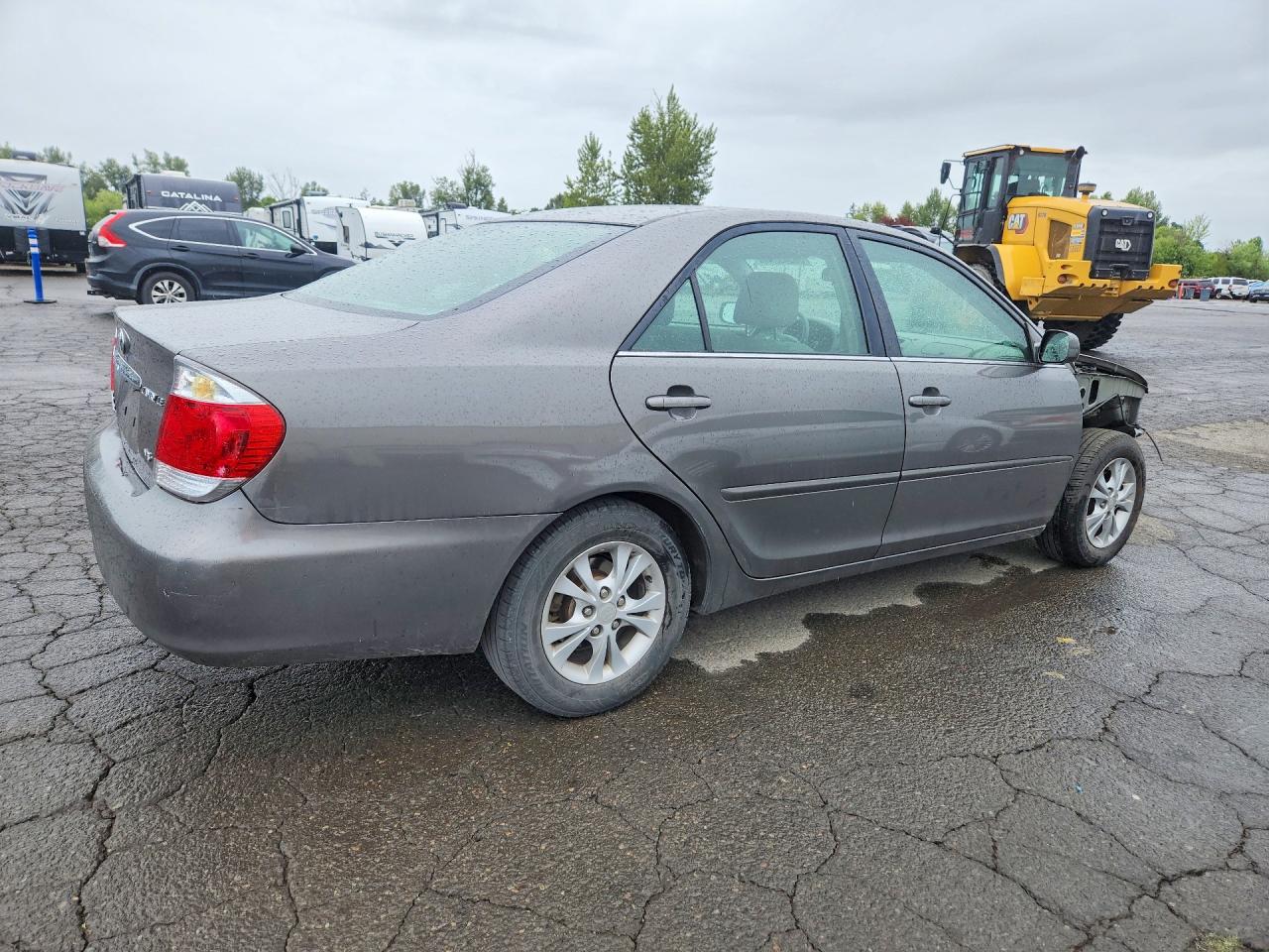 Toyota Camry Le V6