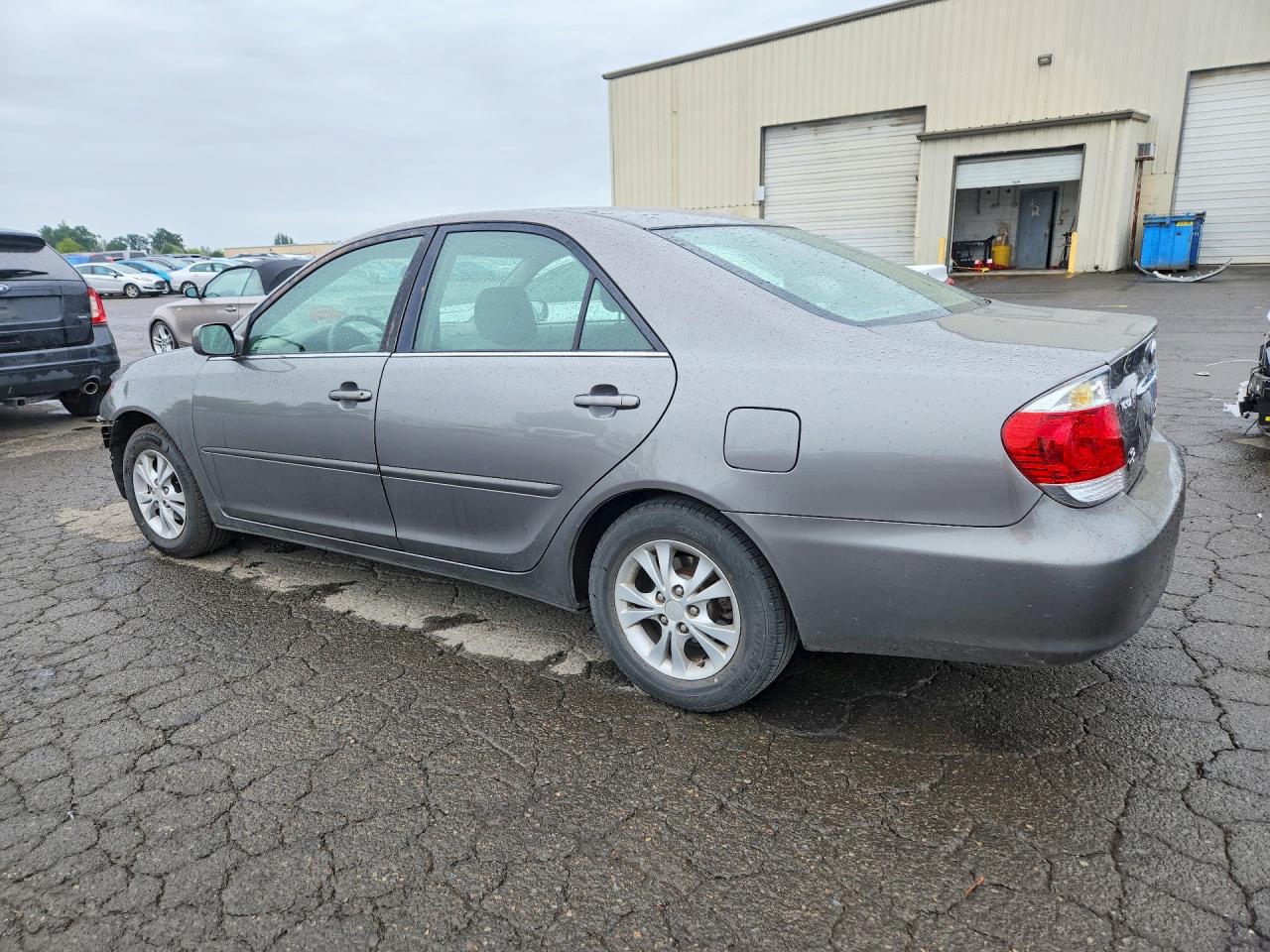 Toyota Camry Le V6