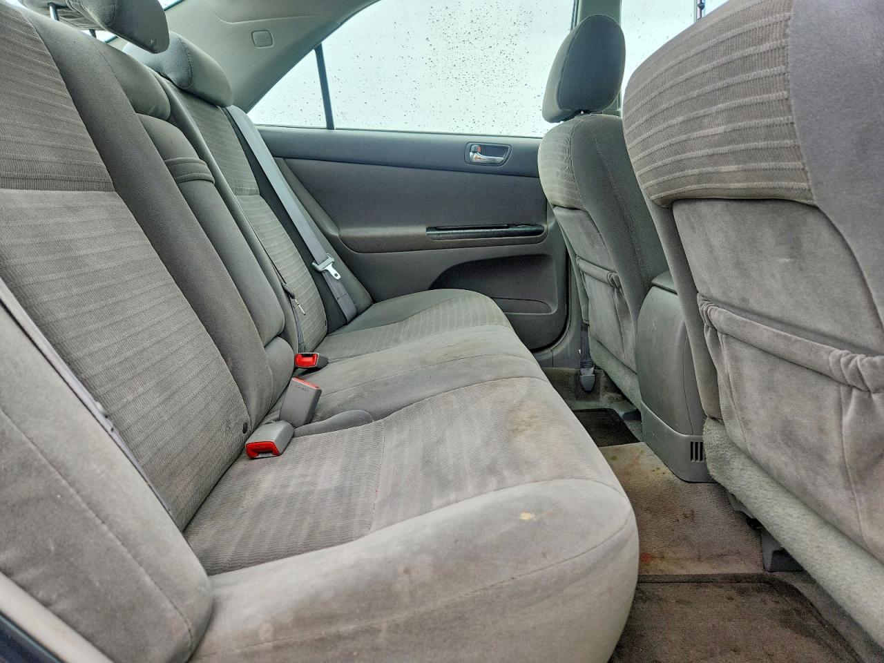 Toyota Camry Le V6