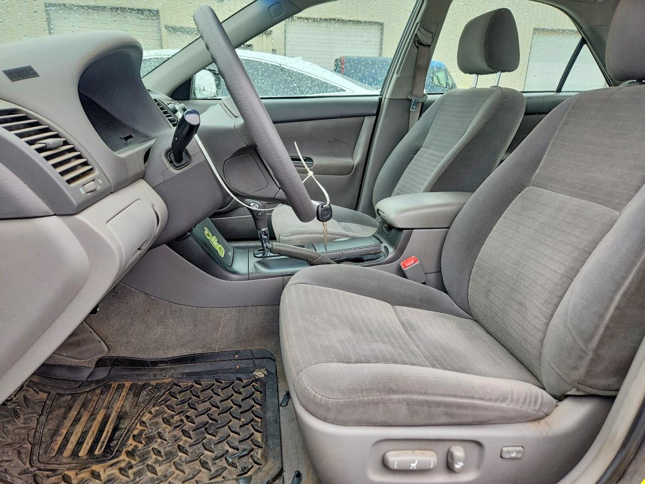 Toyota Camry Le V6