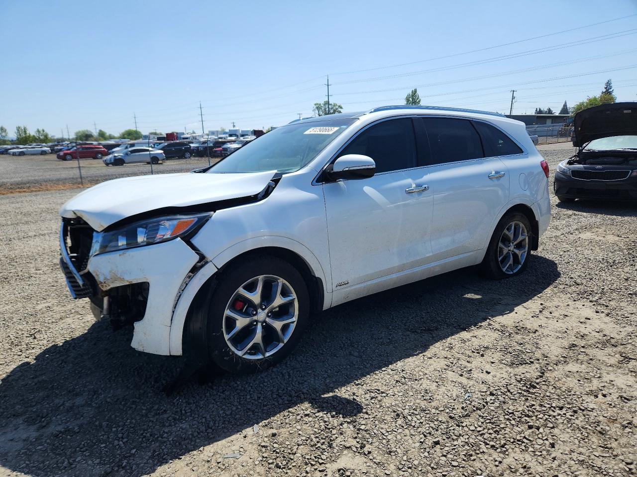 Salvage Kia Sorento Image