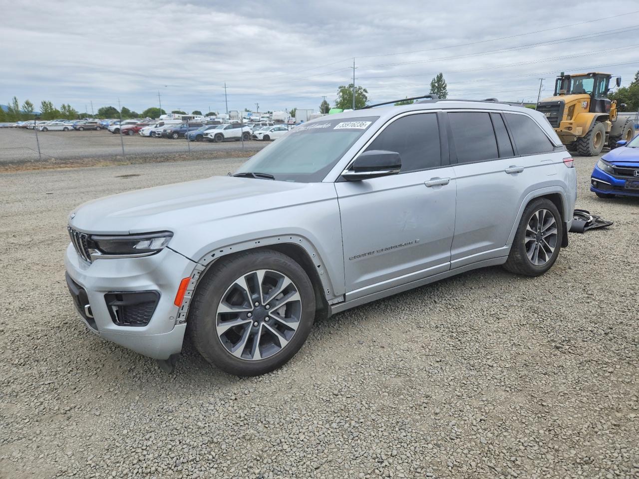 Salvage Jeep Cherokee Image